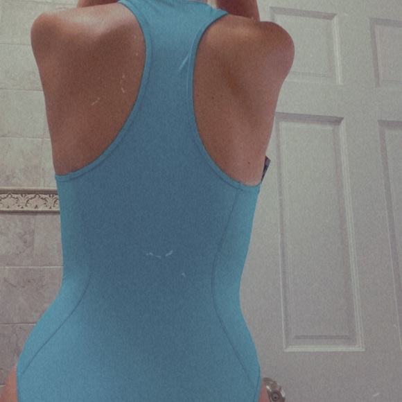 Joan Smalls Zip Front one piece - Picture 2 of 2